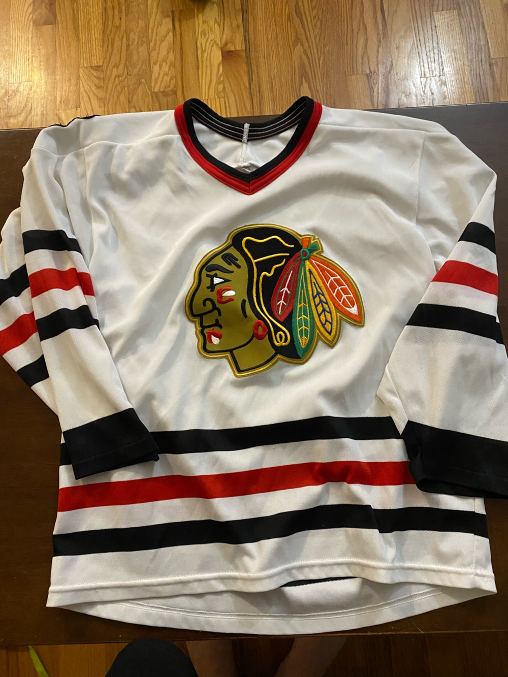 Blackhawks Chicago White Crewneck Hockey-Inspired jersey with Multicolor Logo